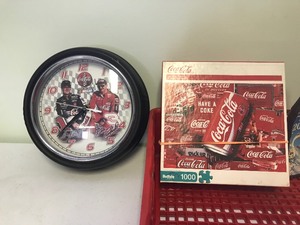 lot 87 image: Lot of Coca Cola items