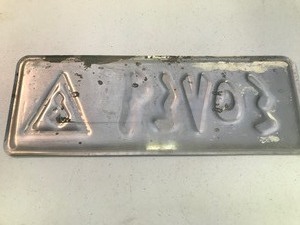 lot 147 image: Vintage Iraqi military license plate