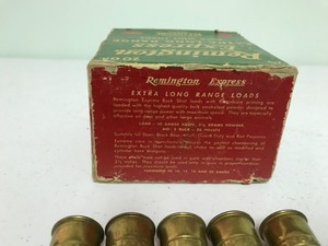 lot 184 image: Vintage partial box of Remington Express 20 Gauge 2 12 buck shot shotgun shells