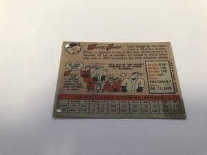 lot 197 image: 1958 - Topps Whitey Ford Baseball card - New York Yankees - Pitcher - #320