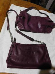 lot 227 image: 2 Leather purses in good shape