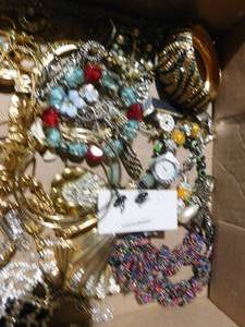 lot 232 image: Flat of jewelery