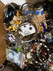 lot 233 image: Flat of jewelery