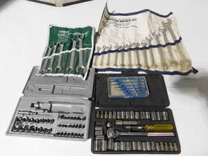 lot 241 image: Flat of tools