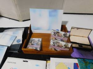 lot 251 image: 2 Flats of office supplies