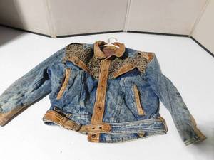 lot 278 image: Jean jacket with leather