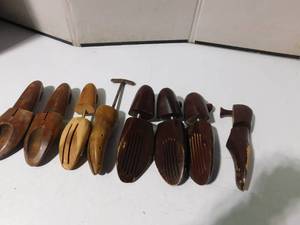 lot 280 image: 8 Vintage shoe stretchers