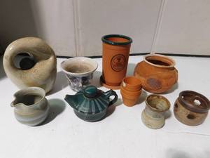 lot 284 image: Pottery
