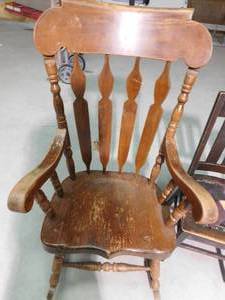 lot 407 image: Rocker, vintage chair & folding chair