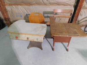 lot 408 image: 2 Vintage school desks