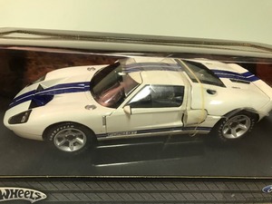 lot 391 image: 2004 Metal Collection Hot Wheels 118 scale Ford GT die cast car