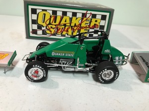 lot 398 image: 1997 Mac Tools Quaker State Racing Steve Kinser 125 scale die cast sprint car