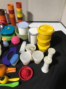 lot 345 image: Vintage Tupperware