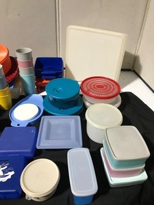 lot 349 image: Lot of vintage Tupperware