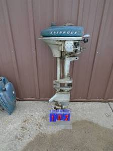 1948 Evinrude 5.4 hp turns over. Nice used condition. Missing handle. As shown.