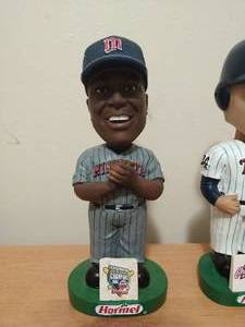 lot 5 image: Autographed Minnesota Twins Joe Mauer And Al Newman Bobblehead