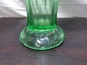 lot 54 image: Vintage Vaseline Glass Vase