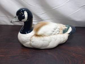 lot 60 image: Vintage Ceramic Mallard Duck Figurine