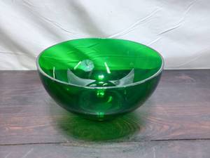 lot 63 image: Vintage Green Mixing Bowl