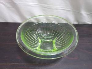 lot 85 image: Vintage Vaseline Glass Candy Dish