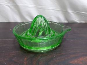 lot 79 image: Vintage Uranium Glass Juicer