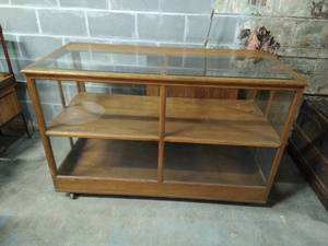 lot 37 image: Old Miami Manufacturing Co. Display Case