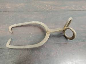lot 36 image: Vintage Pair Of Gifford Wood Co. Log Tongs