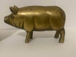 lot 25 image: Two vintage Brass Figurines