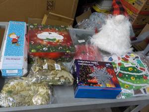 lot 98 image: Charlie Brown Xmas Tree, Gnome Tree...
