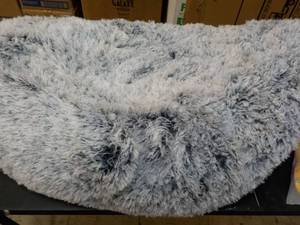 lot 113 image: Large Pet Bed and Pet Products...