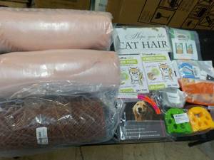 lot 114 image: Pet Products...