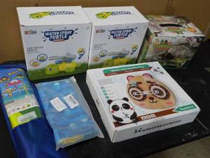 lot 30 image: Water Spray Turtle and toys...