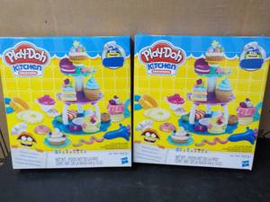 lot 32 image: 2 Play Doh Kitchen Creations...