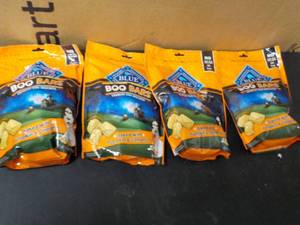 lot 43 image: 4 - 11 oz Bags Blue Boo Bars Dog Bi...