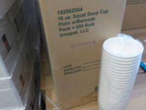 lot 138 image: Box of 500 - 16 oz Soup Cups...