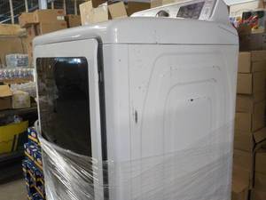 lot 140 image: Samsung Dryer- this is a return and...