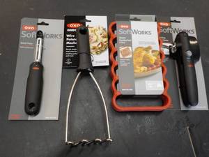 lot 203 image: 4 OXO Products...