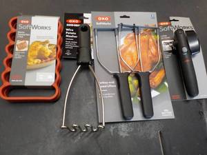 lot 208 image: 4 OXO Products...