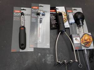 lot 210 image: 4 OXO Products...