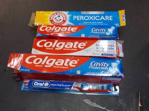 lot 263 image: Toothbrush, Colgate and Peroxi Care...