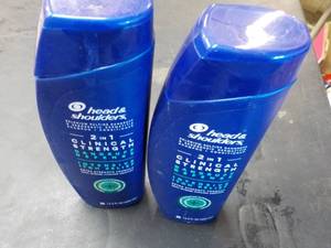 lot 281 image: 2 Head and Shoulders Dandruff Defen...