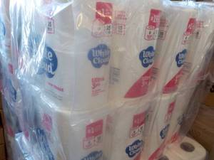 lot 324 image: 48 Rolls White Cloud 3 Ply Toilet P...