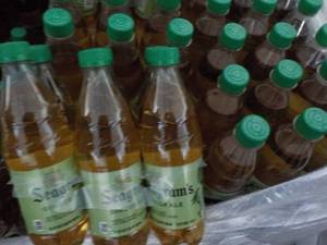 lot 336 image: 24 pack Seagrams Ginger Ale...