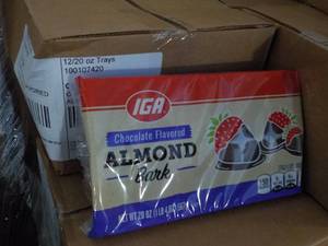 lot 340 image: 12 - 20 oz Trays IGA Chocolate Flav...