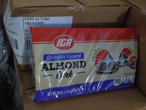 lot 341 image: 12 - 20 oz Trays IGA Chocolate Flav...