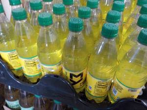 lot 344 image: 24 pack Mellow Yellow...