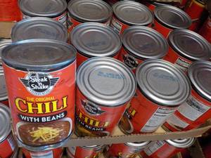 lot 393 image: 12 pack Steak N Shake Chili with Be...