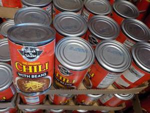 lot 395 image: 12 pack Steak N Shake Chili with Be...