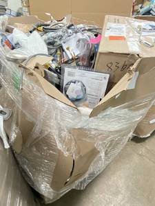 HUGE LOT of Plumbing Supplies, Towel Bars, Toilet Paper Holders, MOEN, DELTA and more..