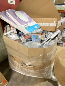 HUGE LOT of Plumbing Supplies, Towel Bars, Toilet Paper Holders, MOEN, DELTA and more..
